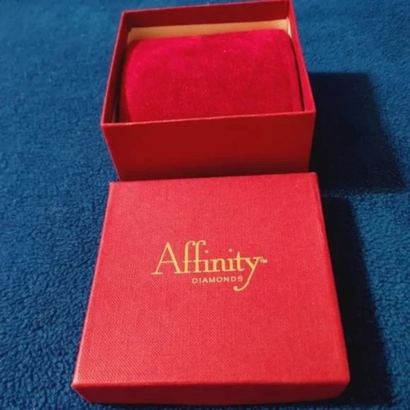 Vintage Affinity 14K 0.25 cttw Diamond Intertwined Heart Necklace NIB HTF - Picture 5 of 6